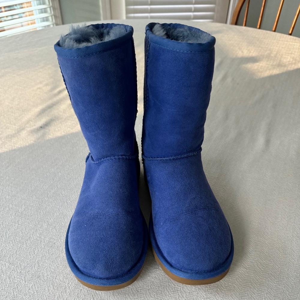 Ugg Classic Short Women's Periwinkle Blue Boots size 6 #5825